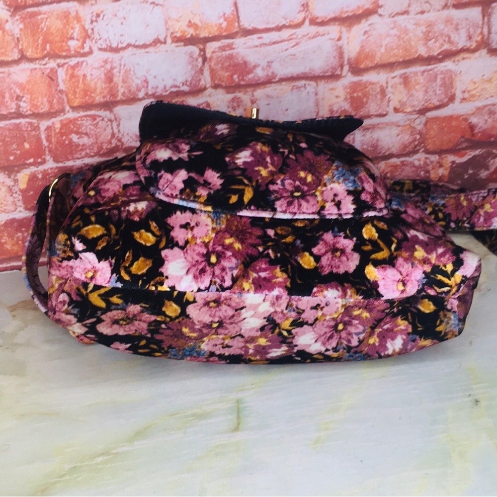 Soft Pink Velvet Floral Print Crossbody Bag - Picture 6 of 9